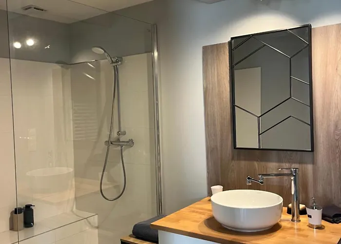 Chez Aurelie & Mathieu Dans Ancienne Maison Renovee Proche Du